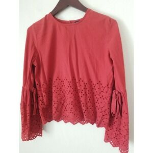 Style Envy Womens Cropped Peasant Blouse Size M Red Eyelet Bell Flare Sleeve Top